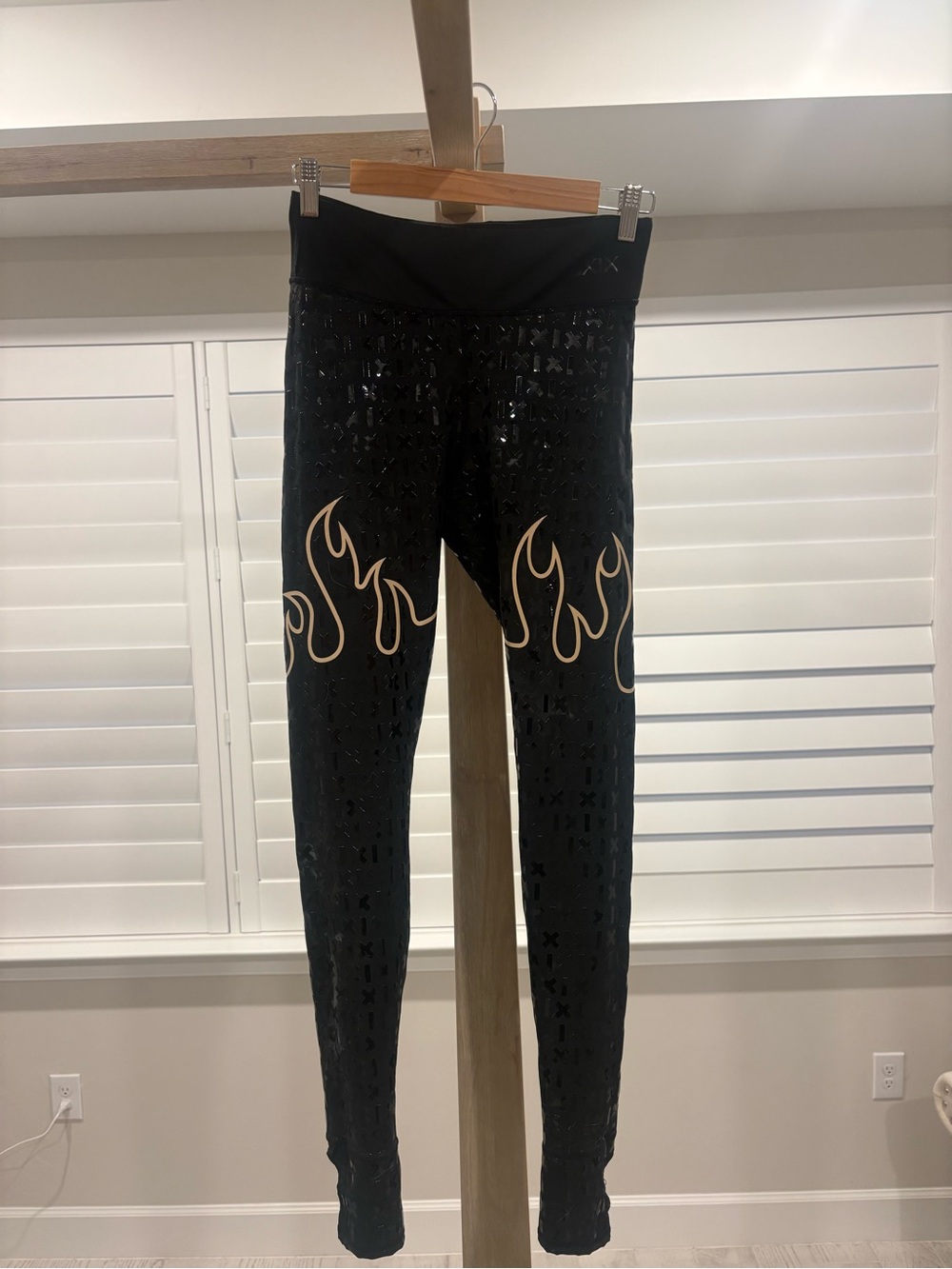 Cxix Grip pole dancing Black Leggings with Beige Flame Detail